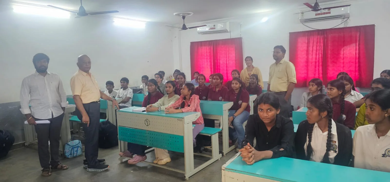 Pre-Ideathon mentoring, Vidyapeet International School, Vijayawada.